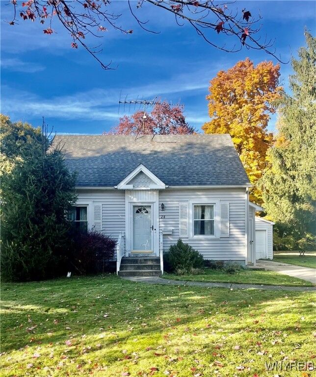 Property Photo:  28 Brendel Avenue  NY 14075