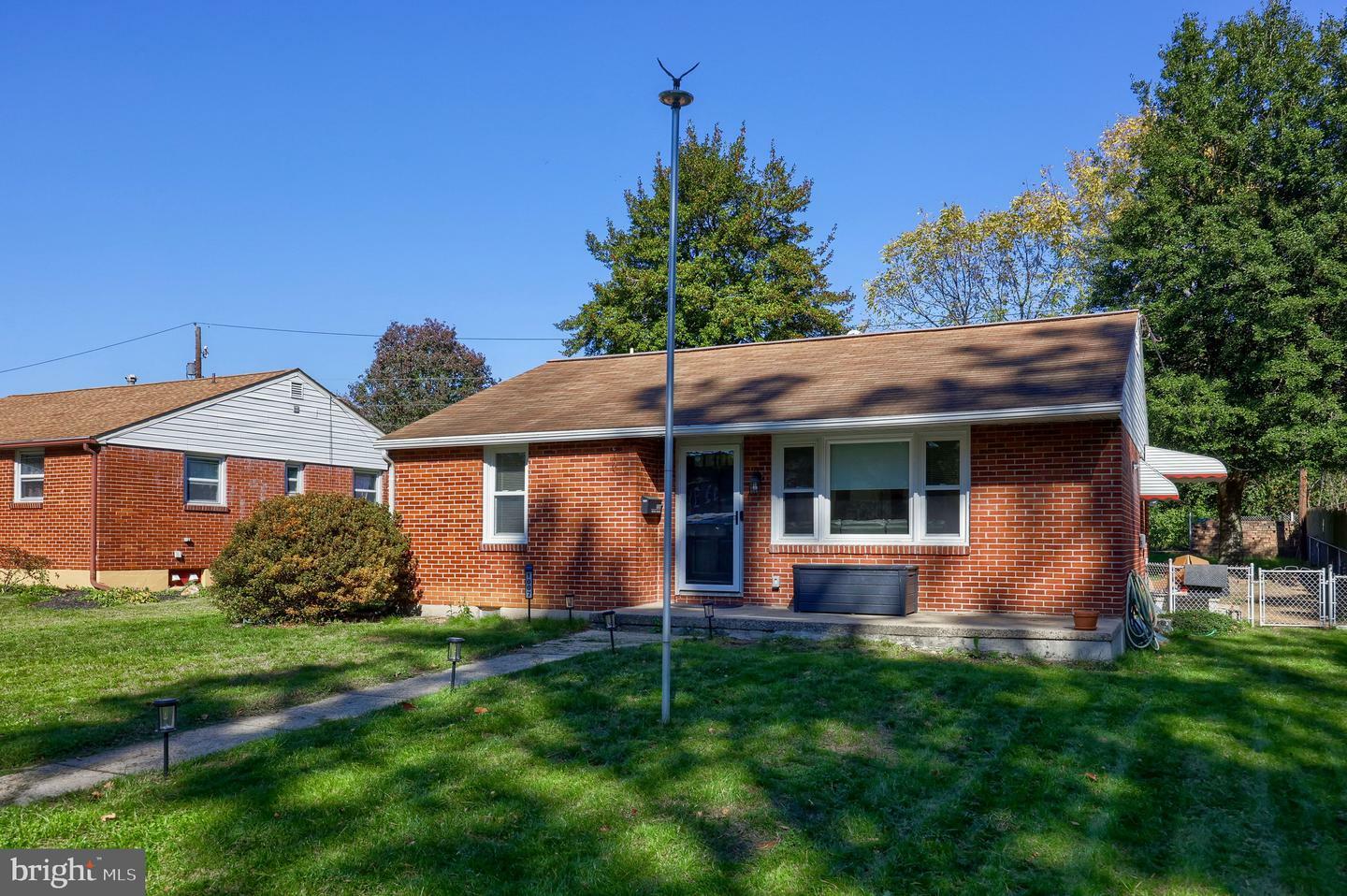 Property Photo:  1007 Midway Avenue  PA 17601 