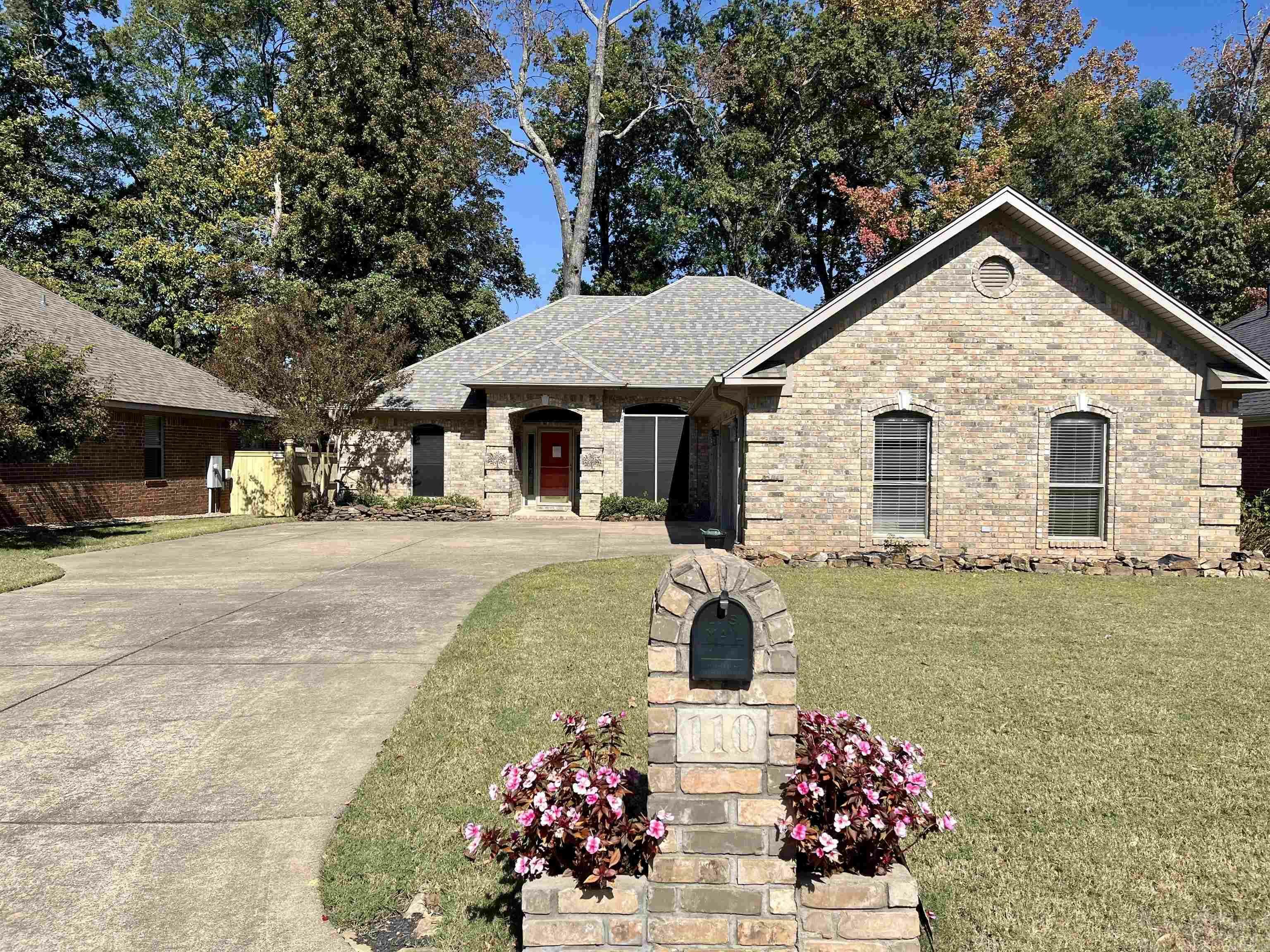 Property Photo:  110 Nemours Court  AR 72113 