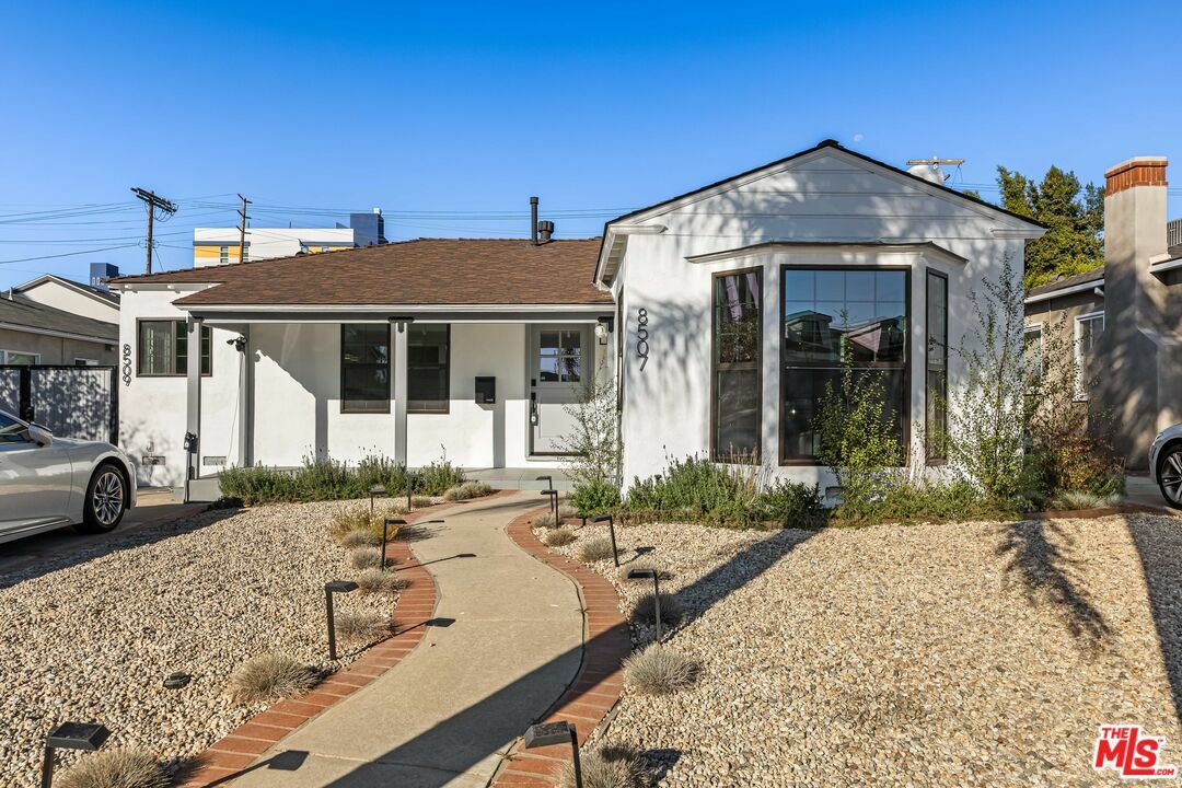 Property Photo:  8507   Naylor Ave  CA 90045 