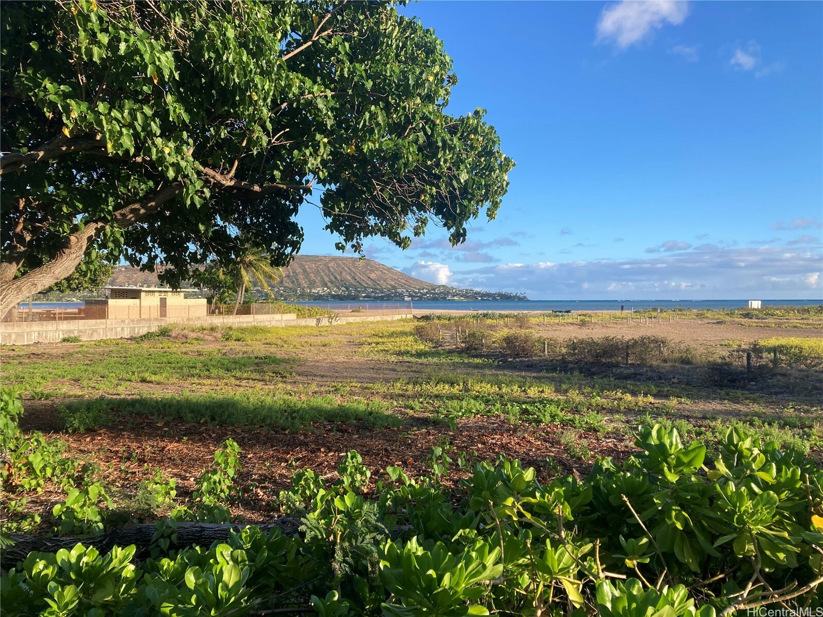 6125 B Summer Street 6125B  Honolulu HI 96821 photo