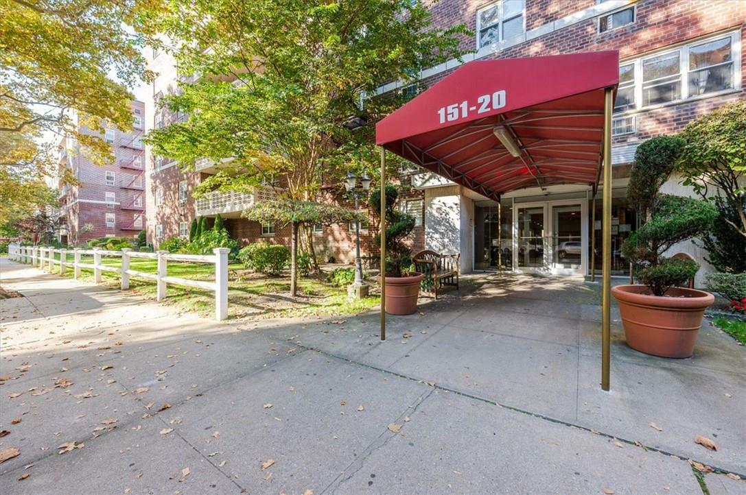 151-20 88th Street 5C  Howard Beach NY 11414 photo