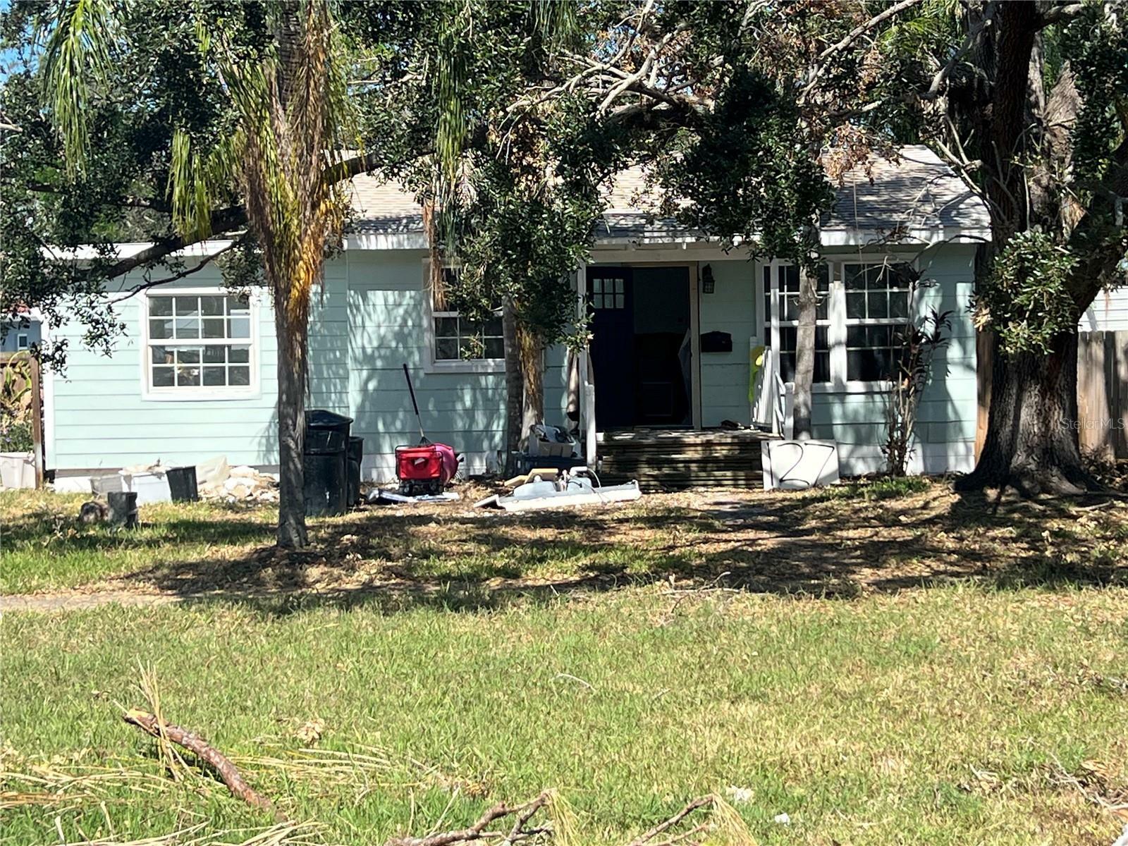 Property Photo:  127 81st Avenue NE  FL 33702 