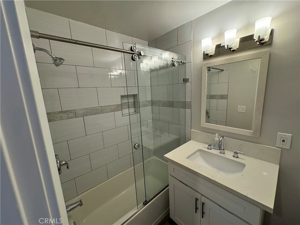 Property Photo:  222 Arch 6  CA 92651 