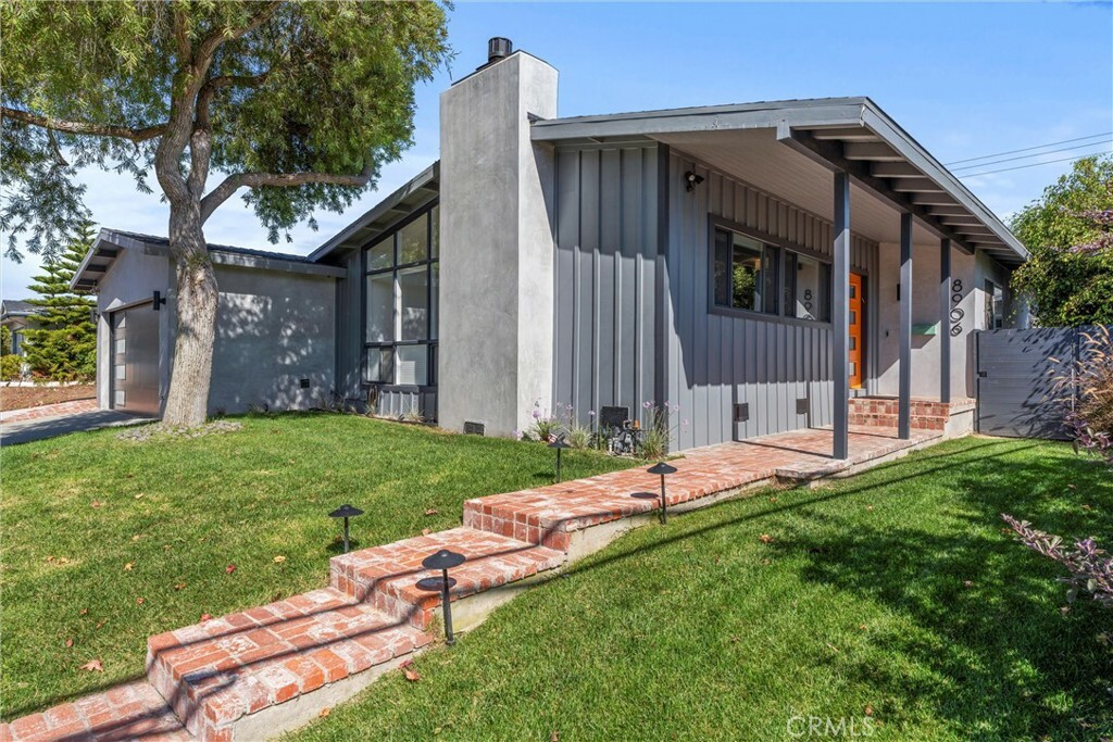 Property Photo:  8906 Villanova Avenue  CA 90045 