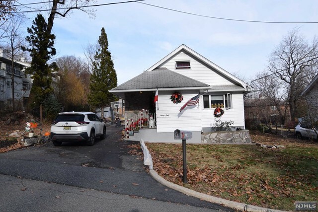 Property Photo:  28 Adams Terrace  NJ 07013 