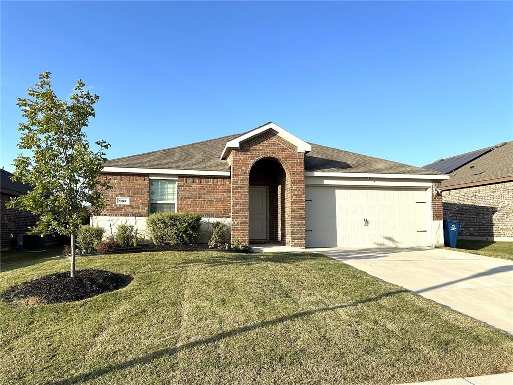 Property Photo: 957 Glover Drive TX 76227