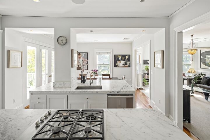 Property Photo: 33 Lexington Ave 5 MA 02138