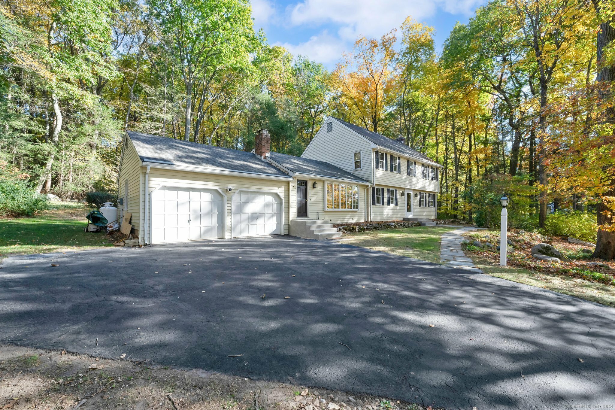 Property Photo:  78 Timber Lane  CT 06001 