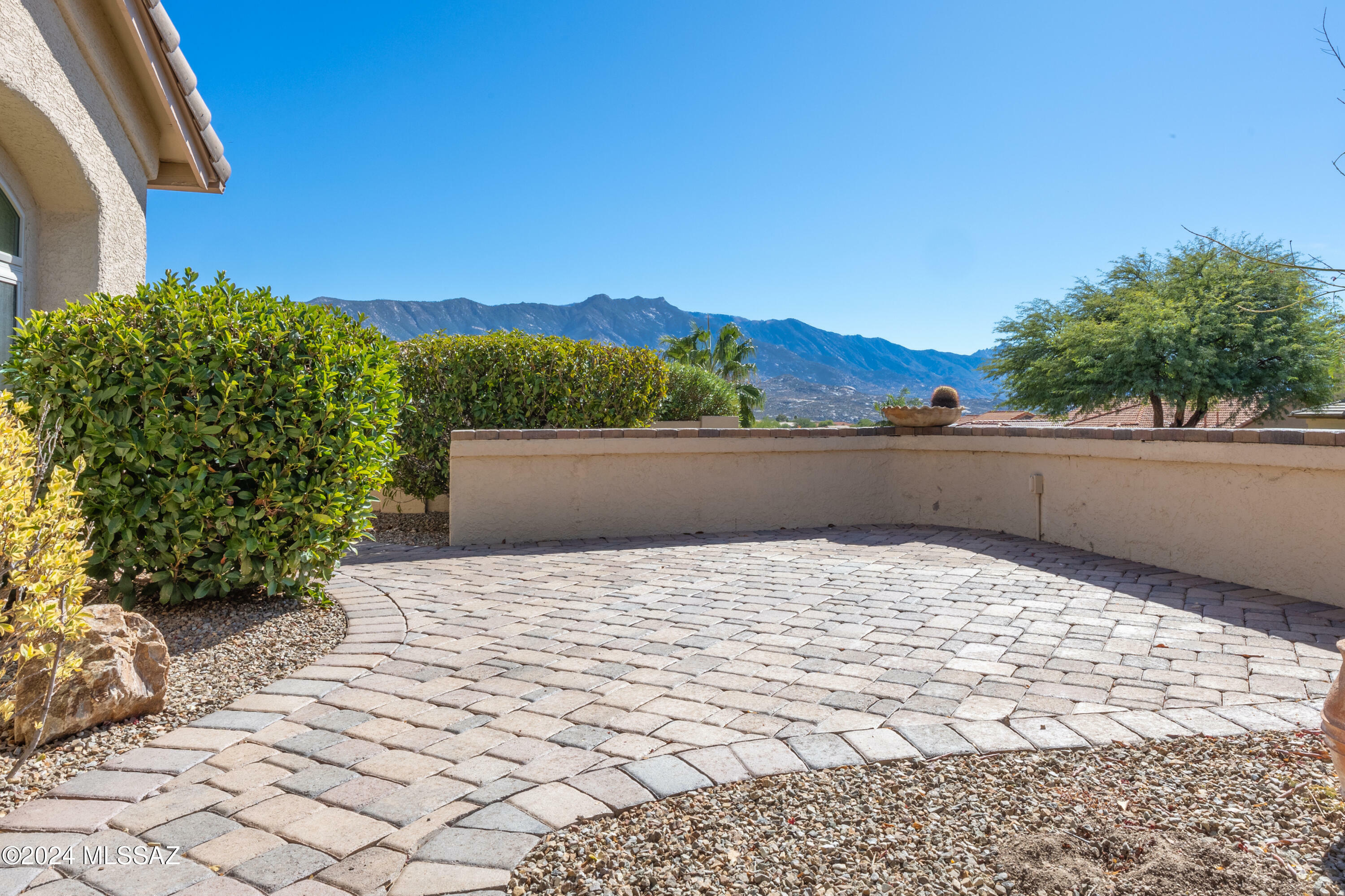 Property Photo:  65192 E Rose Ridge Court  AZ 85739 