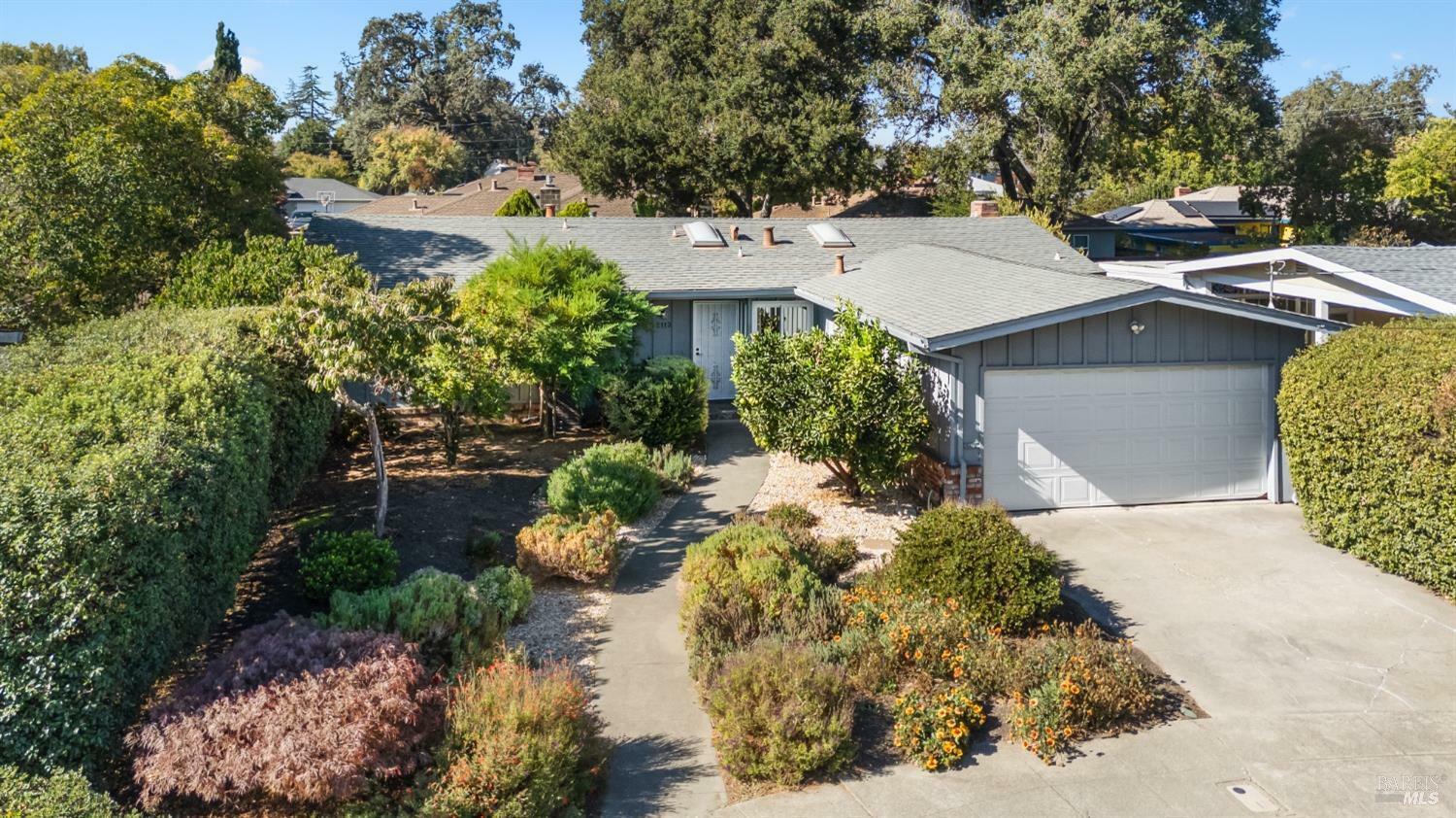 Property Photo:  2113 Harris Court  CA 95401 