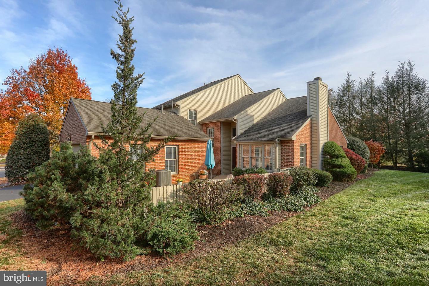 Property Photo:  86 Cambridge Drive  PA 17033 