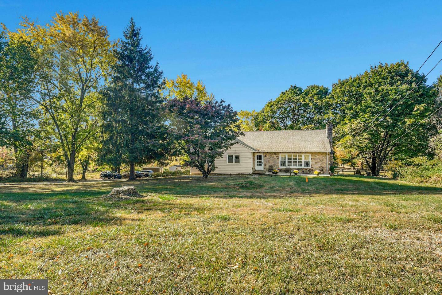 Property Photo:  1165 Swamp Road  PA 18925 