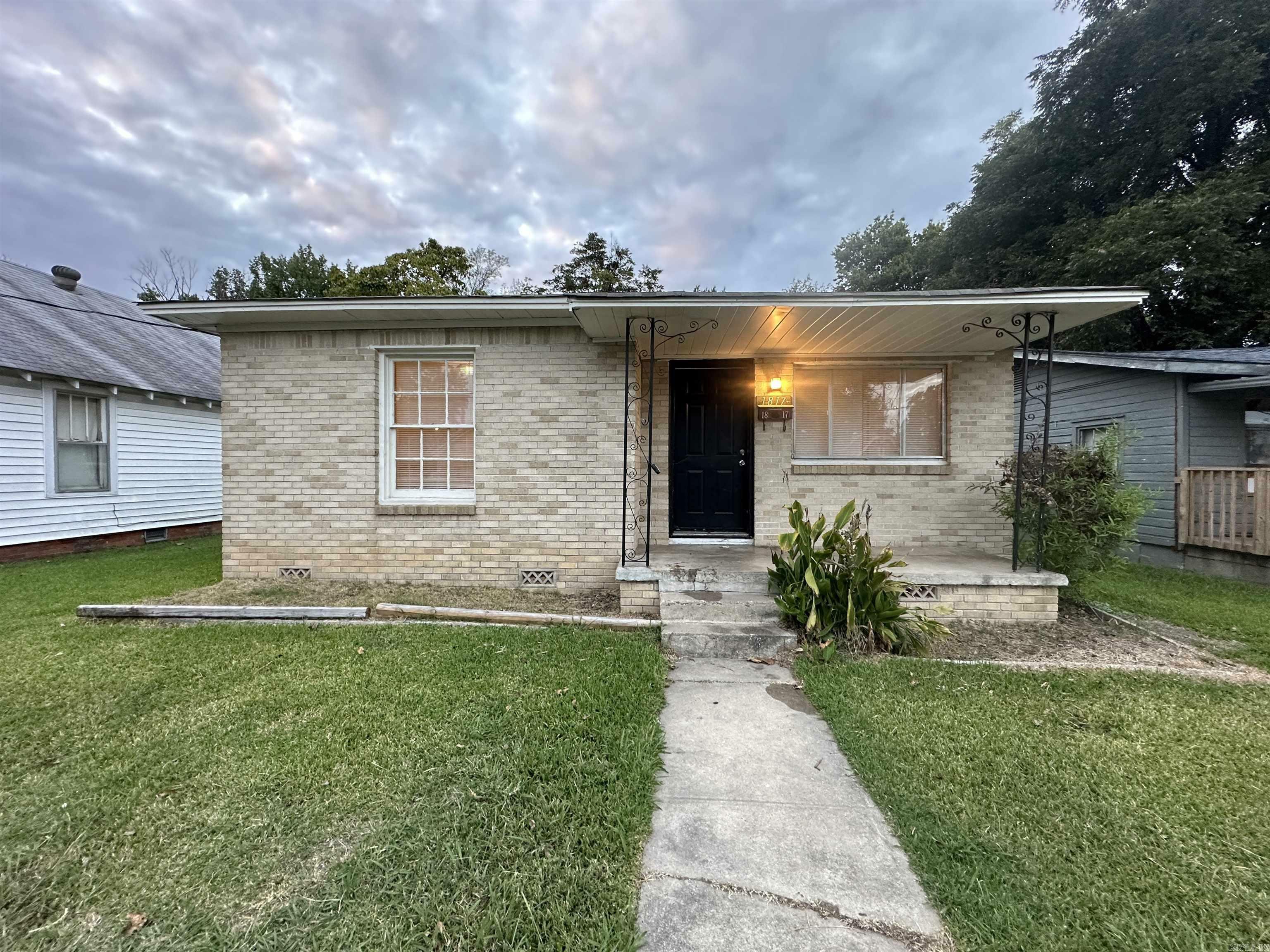 Property Photo:  1817 W 16th Street  AR 72114 