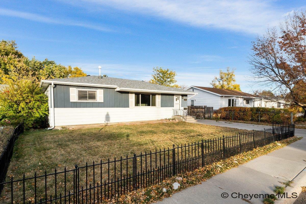 Property Photo:  1830 Oxford Dr  WY 82001 