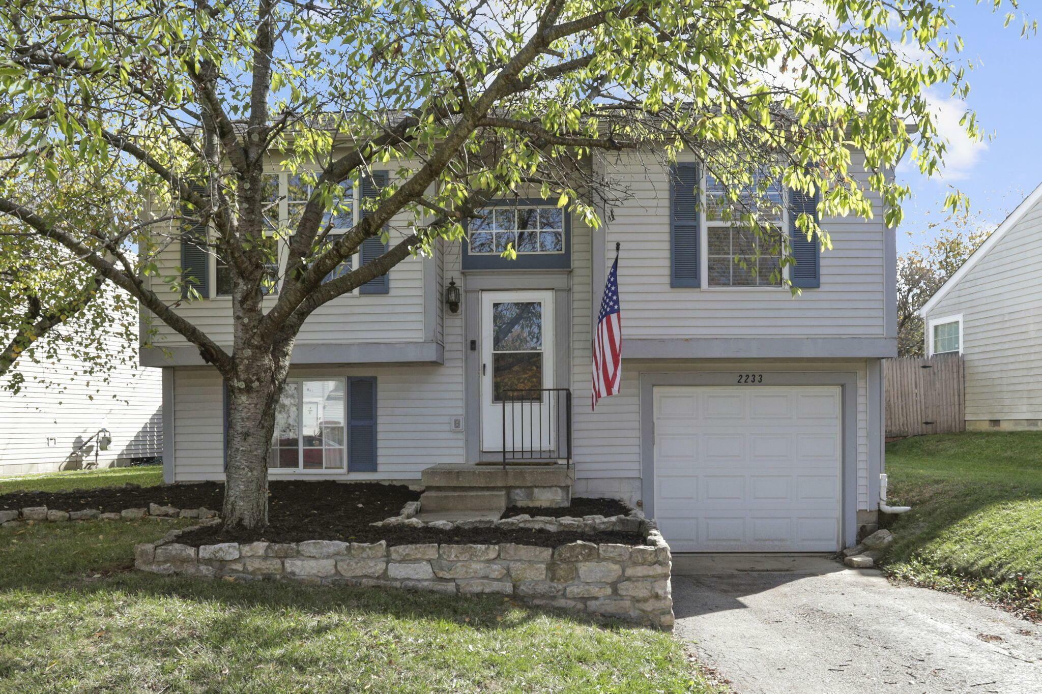 2233 Breeze Hill Drive  Grove City OH 43123 photo