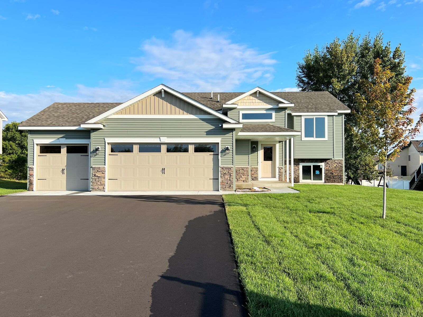 Property Photo: 805 2 1/2 Avenue SW MN 56367