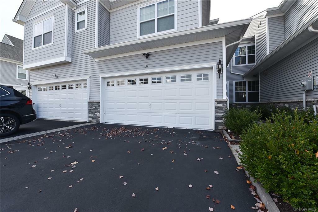 Property Photo:  31 Lindentree Lane  NY 10940 