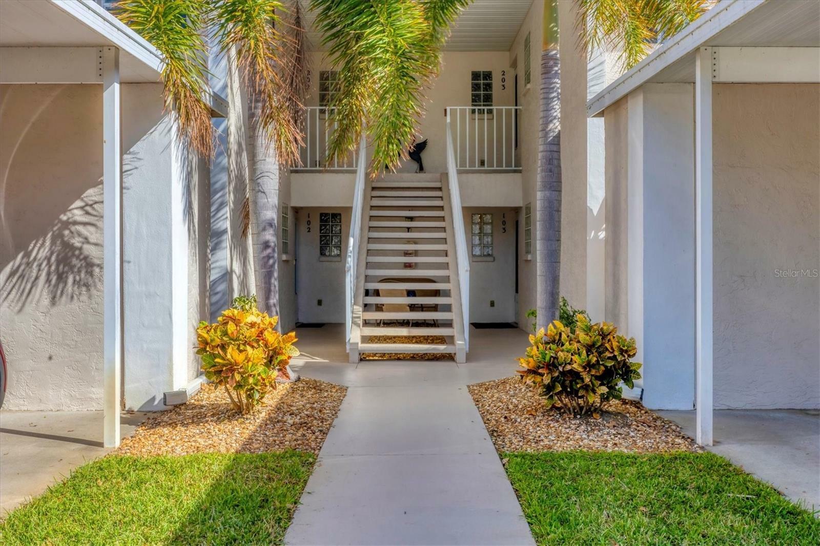 Property Photo:  804 Montrose Drive 103  FL 34293 