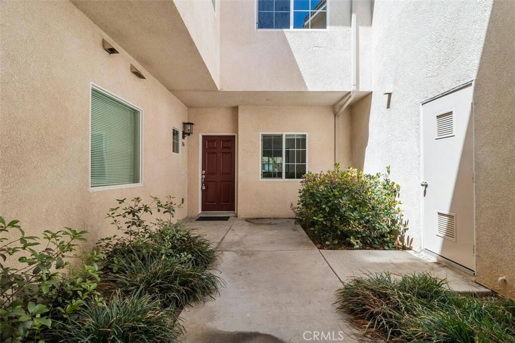 Property Photo:  93 Kansas Street 506  CA 92373 