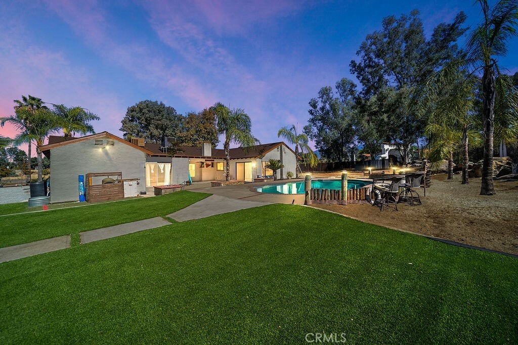 Property Photo:  27628 Hemet Street  CA 92544 