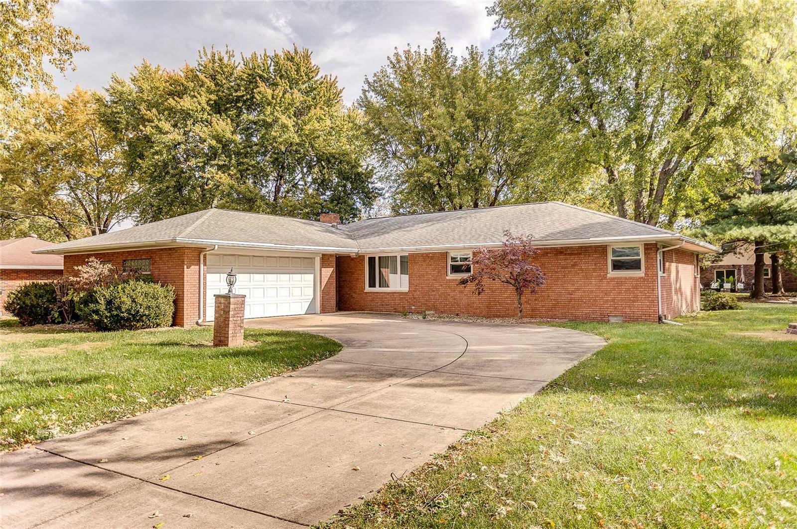 Property Photo:  224 Joseph Drive  IL 62208 