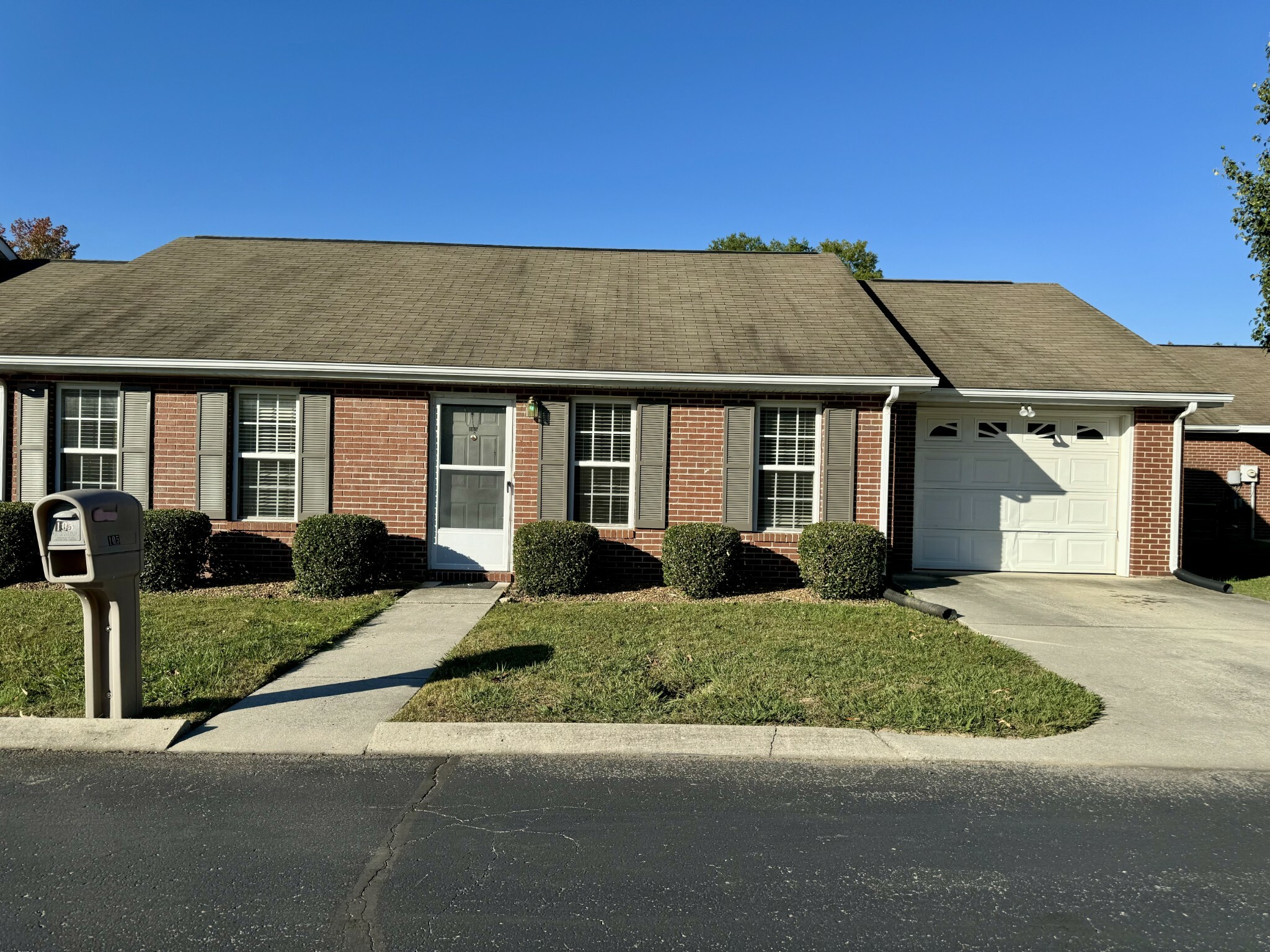 Property Photo:  105 Middleton Ct  TN 37388 