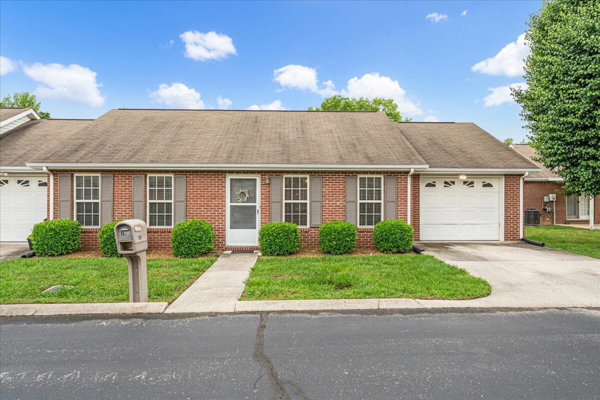 Property Photo:  105 Middleton Ct  TN 37388 
