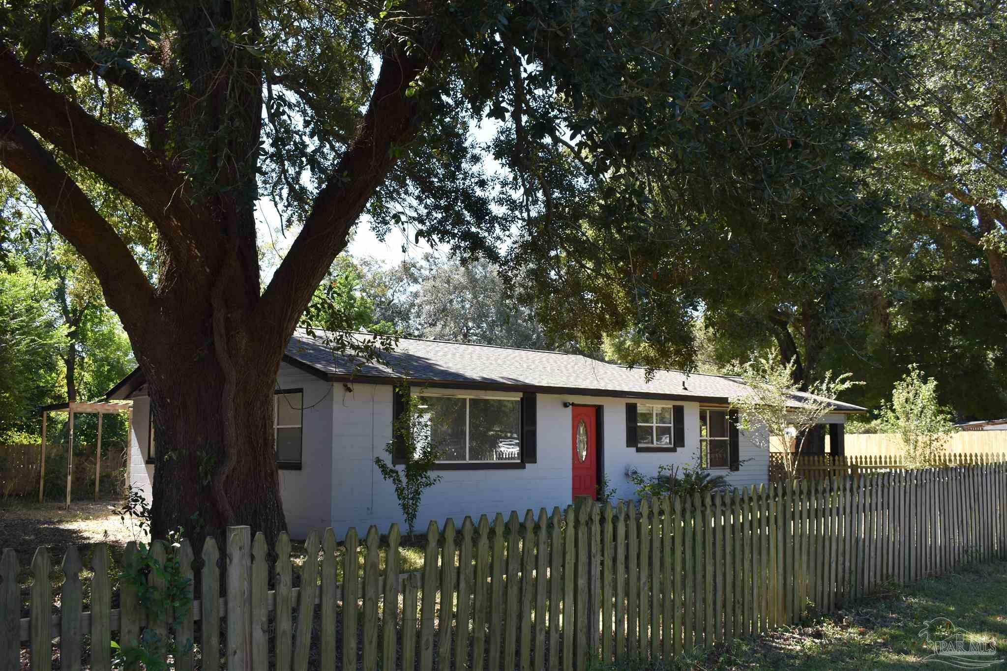 Property Photo:  441 Okaloosa Ave  FL 32503 