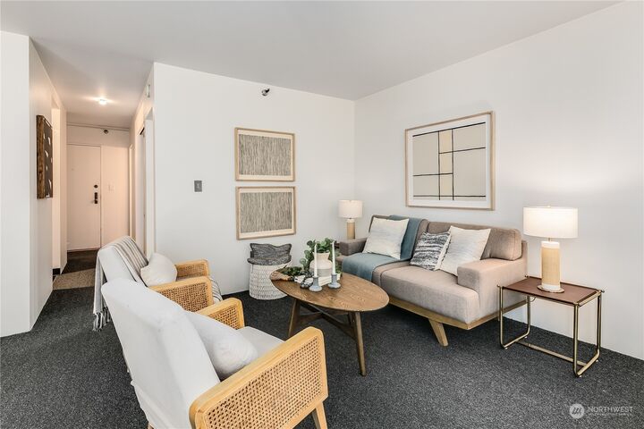 Property Photo:  2621  2nd Avenue 307  WA 98121 