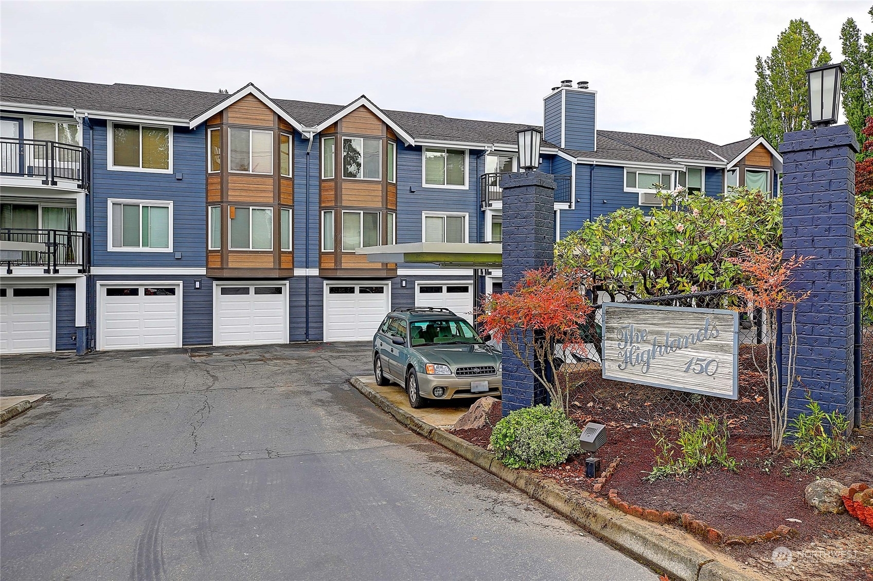 Property Photo:  150 NE 95th Street #202  WA 98115 