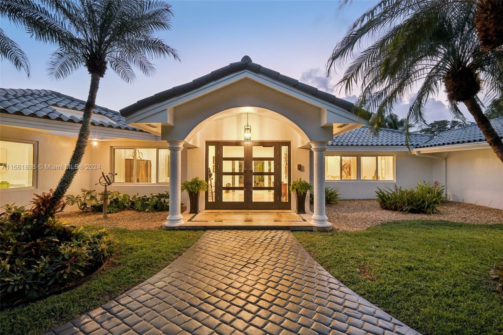 Property Photo:  12200 Vista Ln  FL 33156 