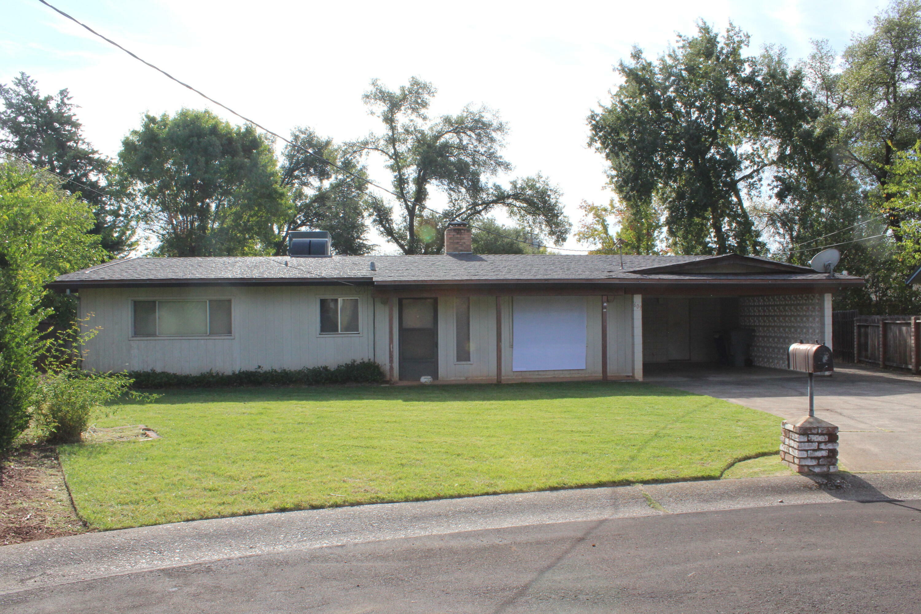 Property Photo:  609 Dee Court  CA 96002 