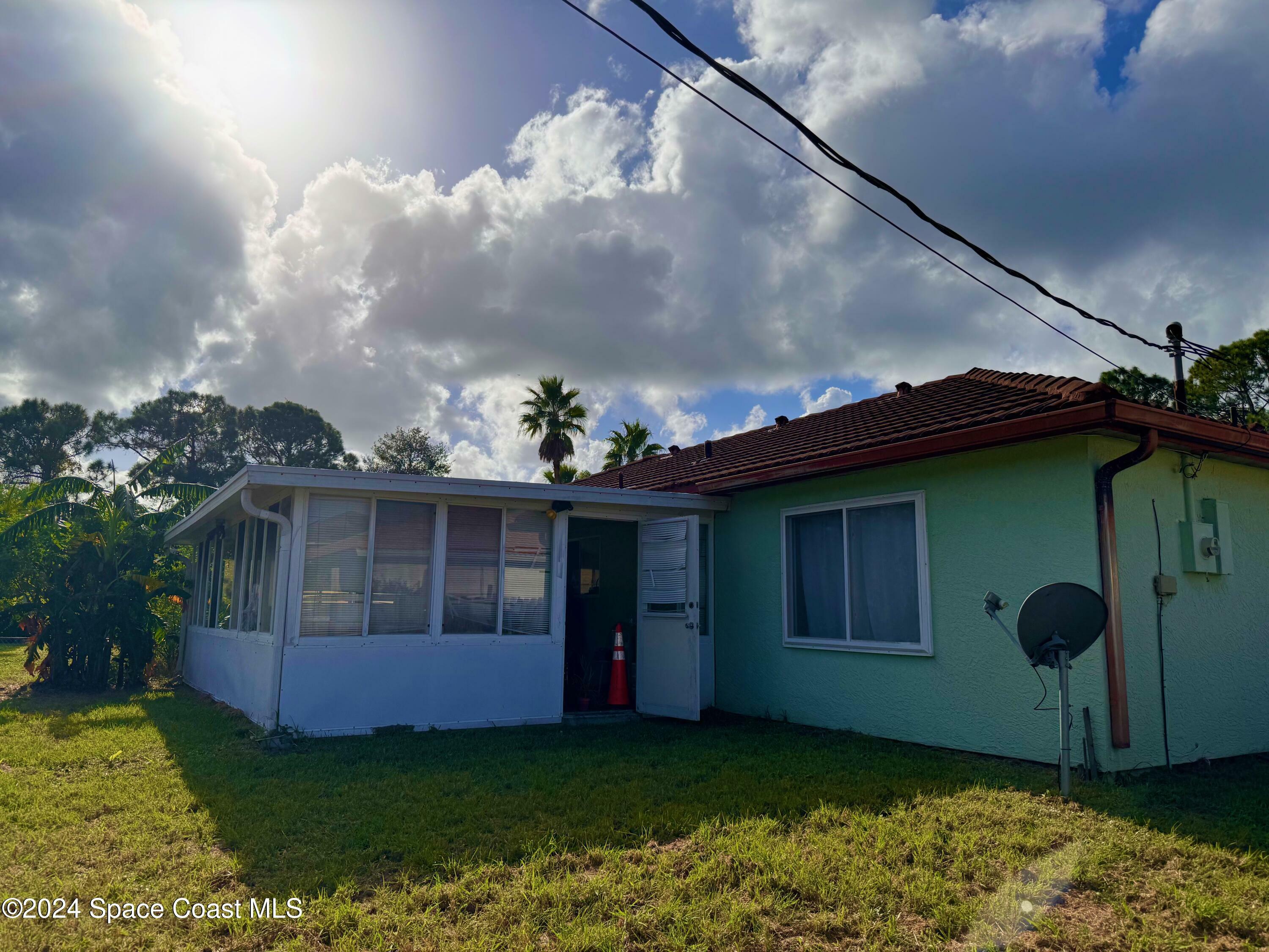 Property Photo:  1683 Adview Road SE  FL 32909 