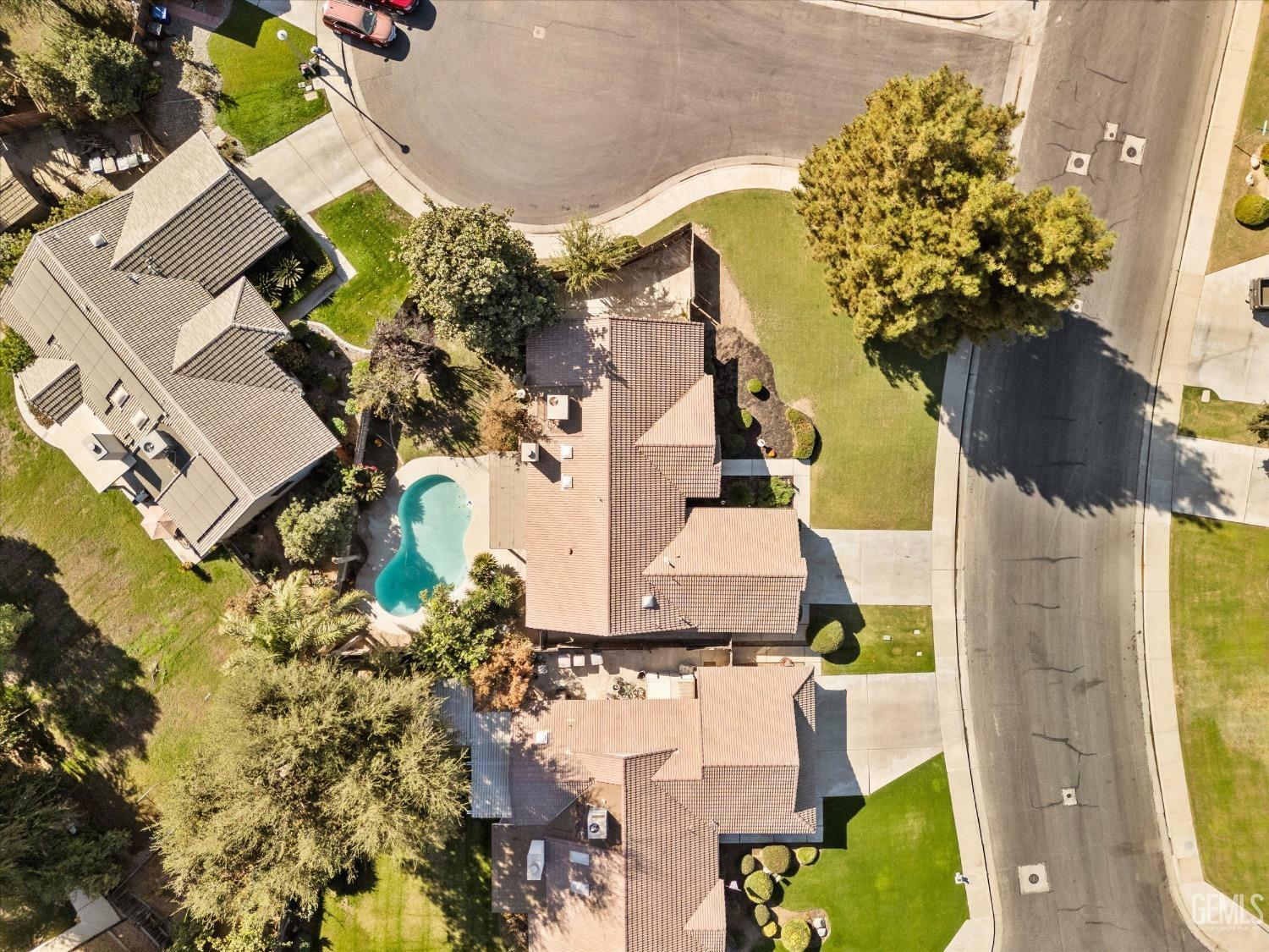 Property Photo:  9405 Huntsman Oak Court  CA 93311 