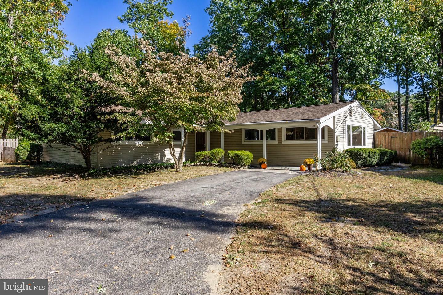 Property Photo:  25 Taunton Road  NJ 08055 