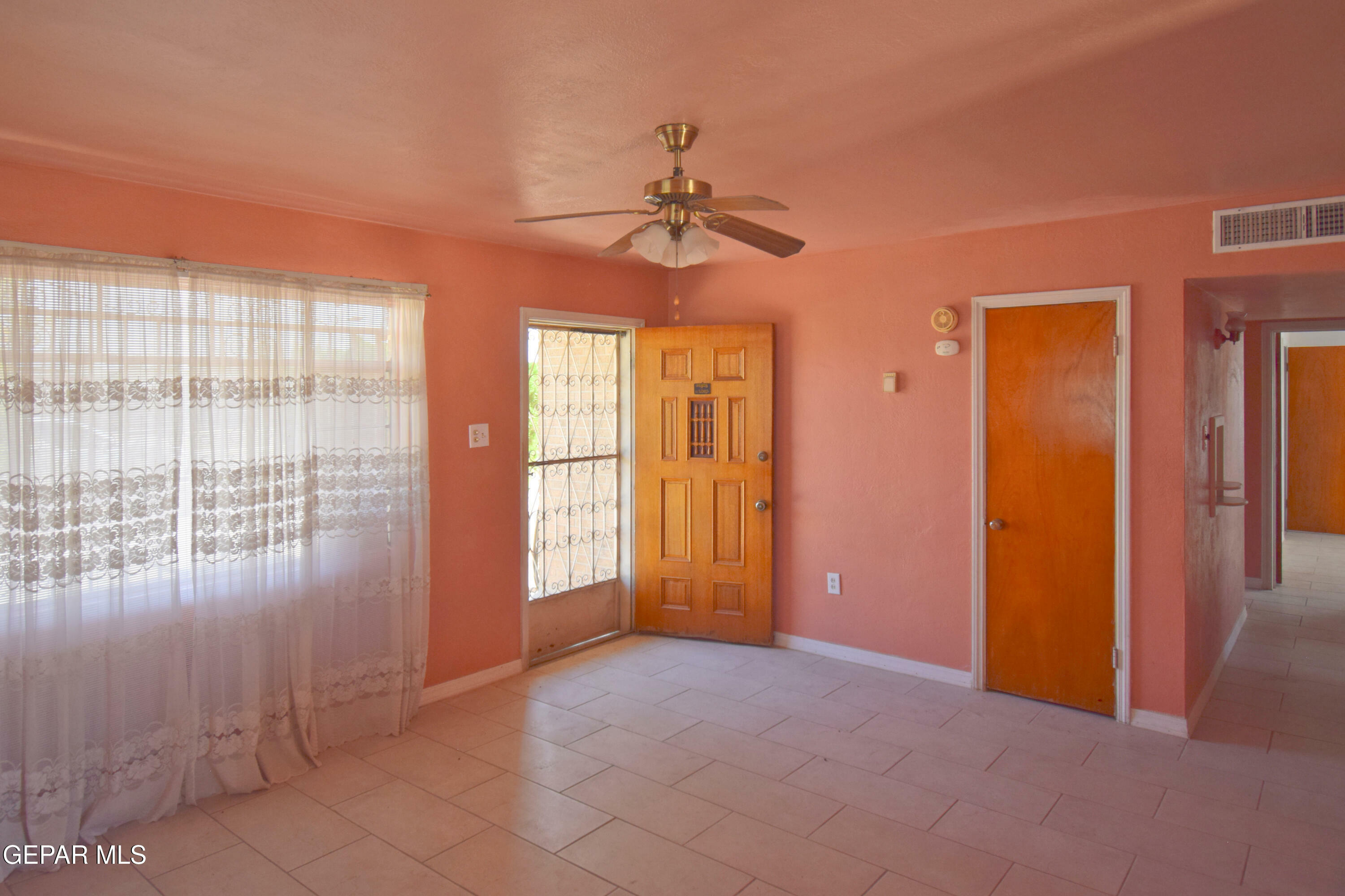 Property Photo:  637 Encino Drive  TX 79905 