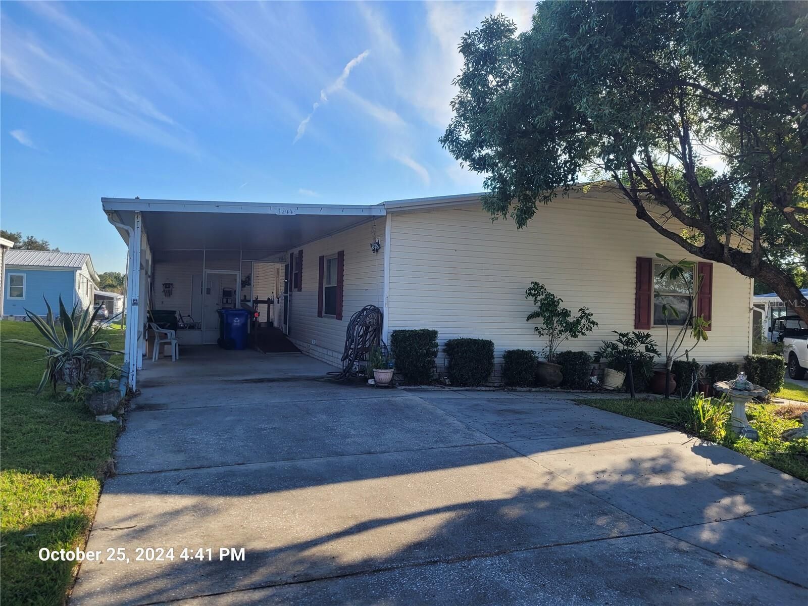 Property Photo: 1744 Quail Hill Drive FL 33810