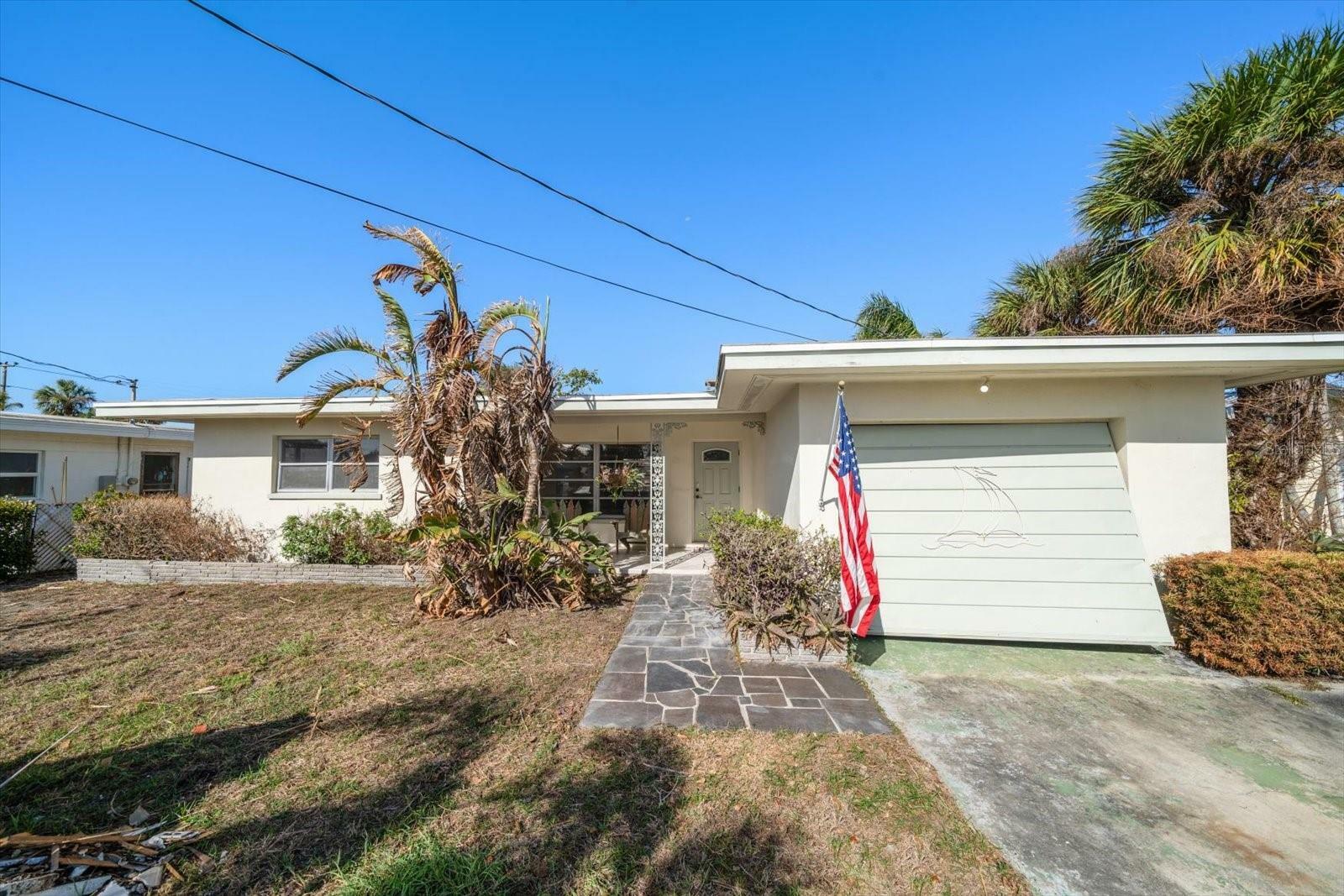 Property Photo:  526 Normandy Road  FL 33708 