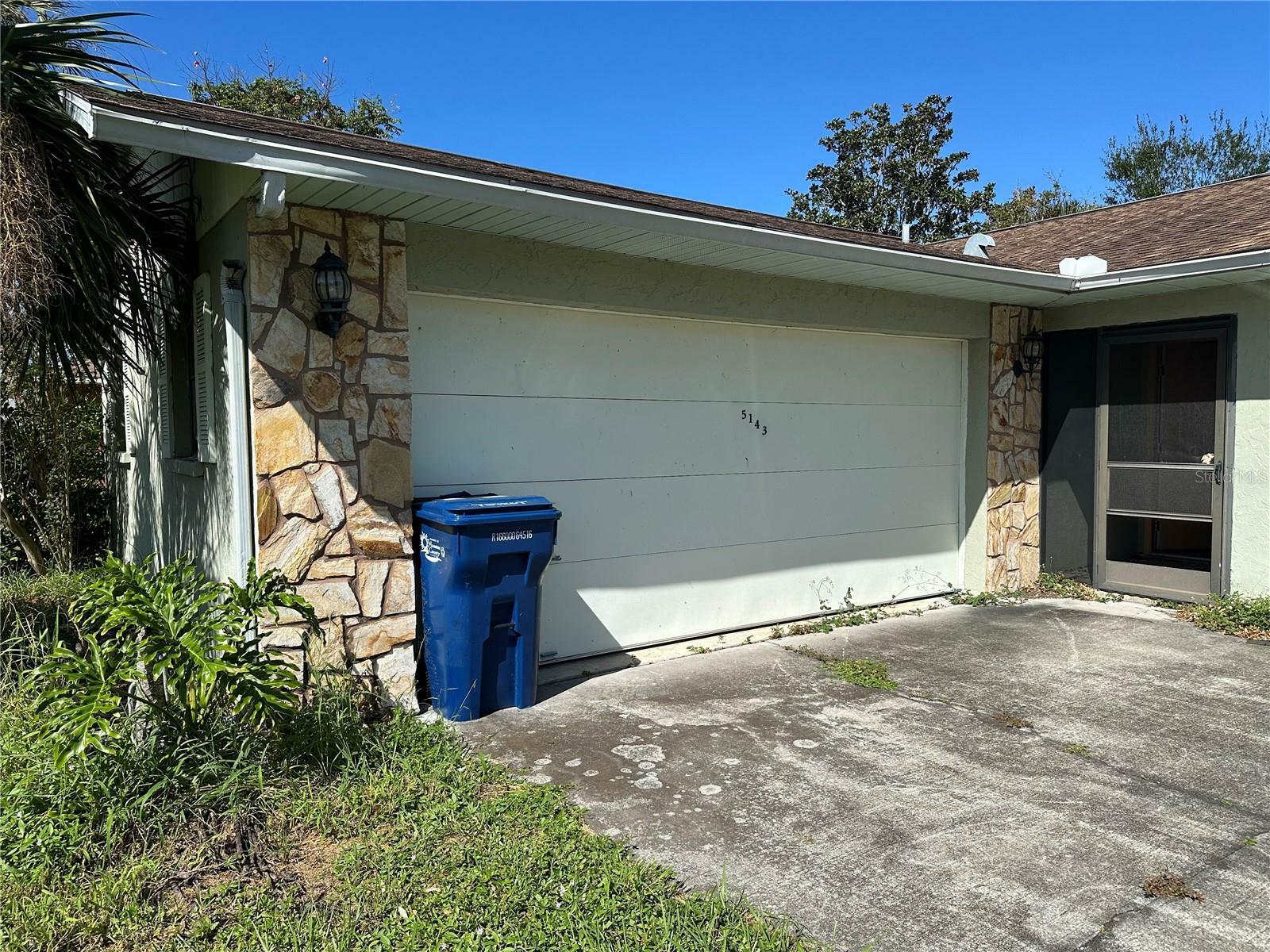 Property Photo:  5143 Vassar Lane  FL 34243 