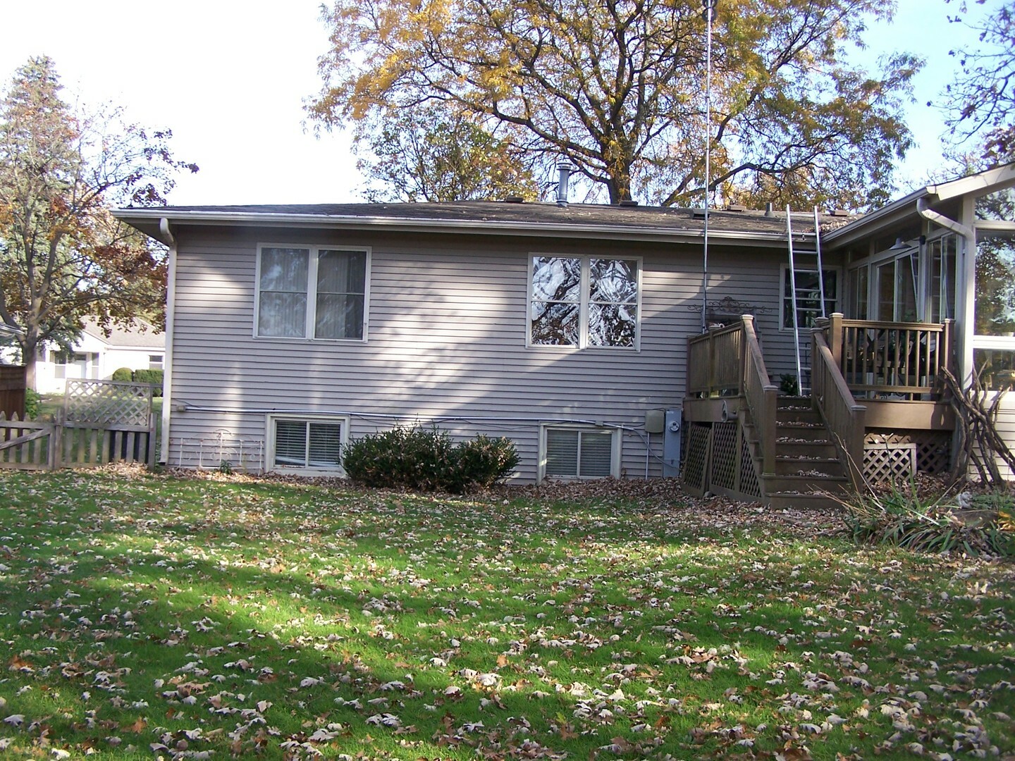 Property Photo:  1001 Essex Court  IL 60050 