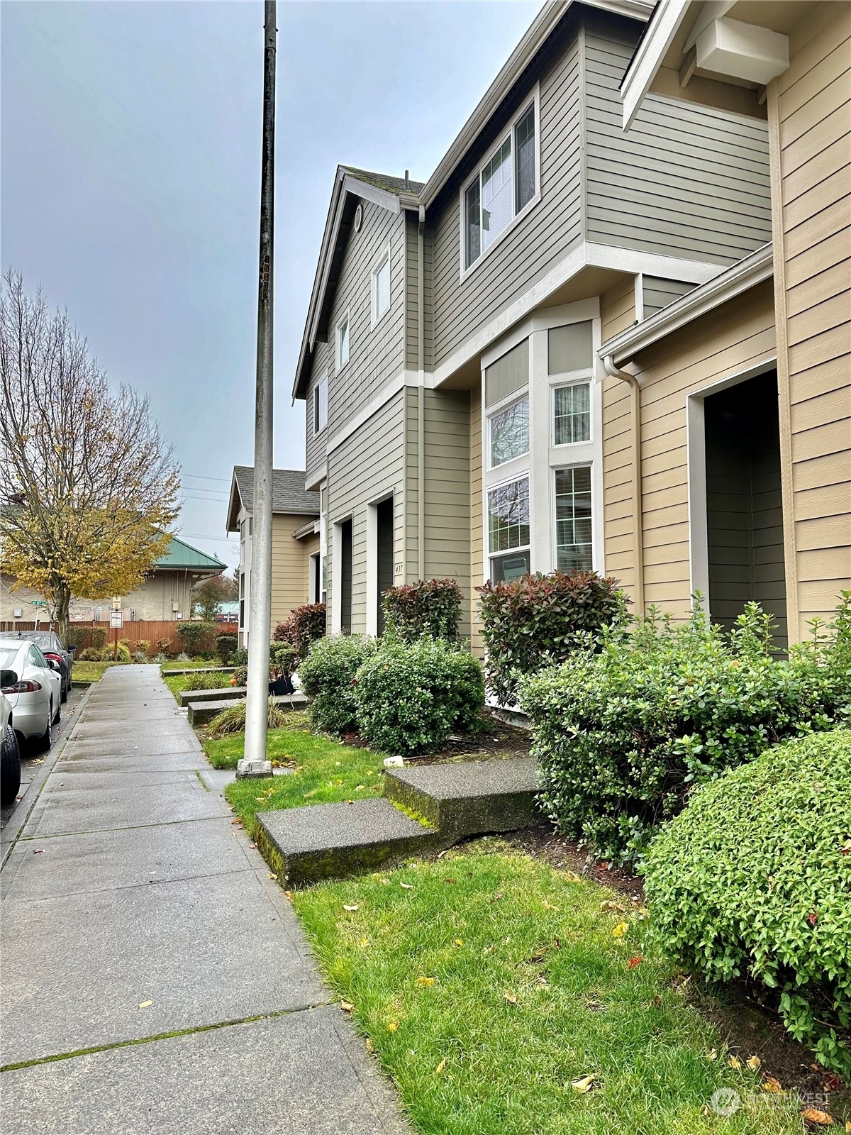 Property Photo:  437 Tacoma Avenue NE  WA 98056 