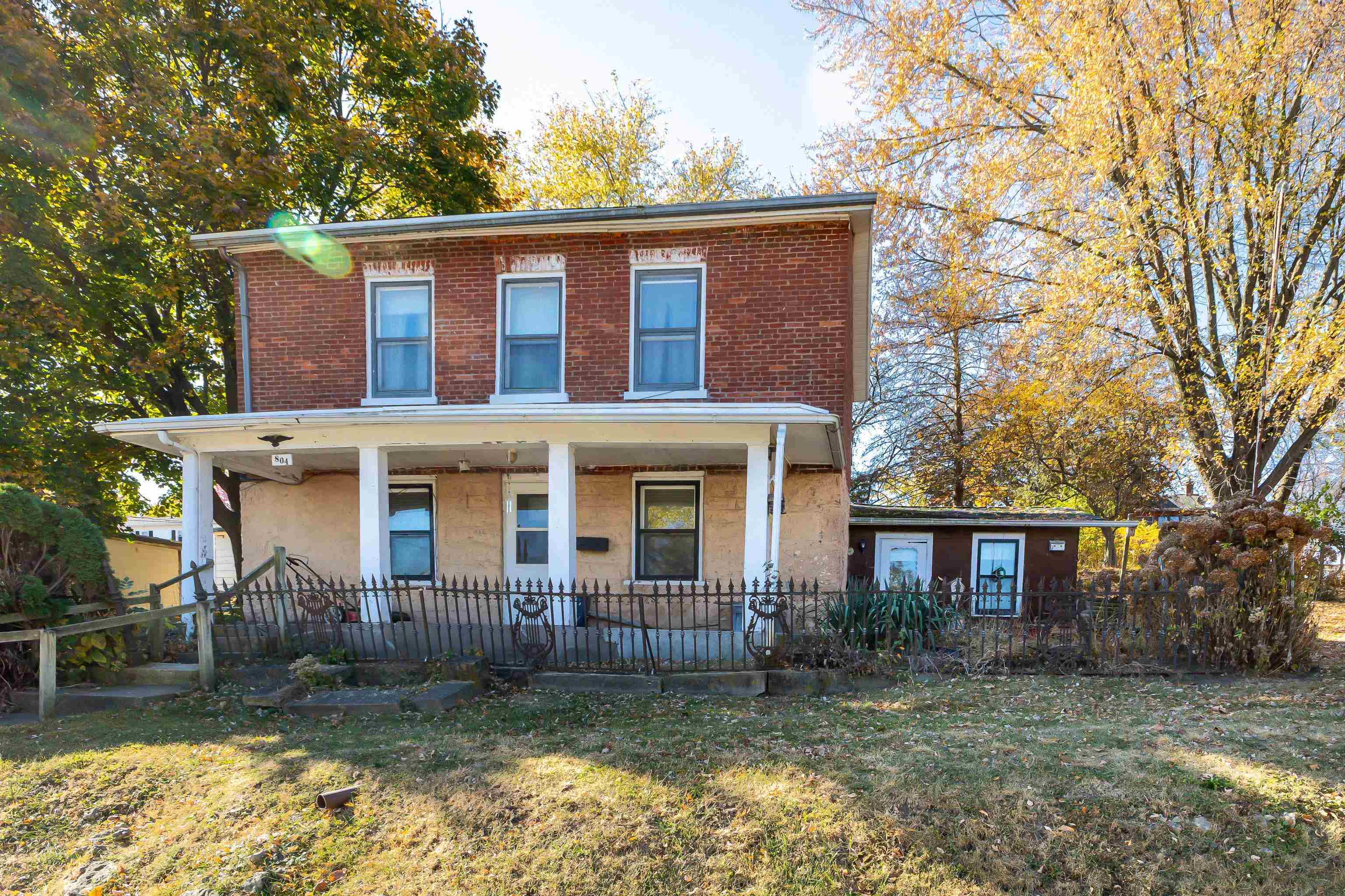 Property Photo:  804 Vine Street  IL 61036 