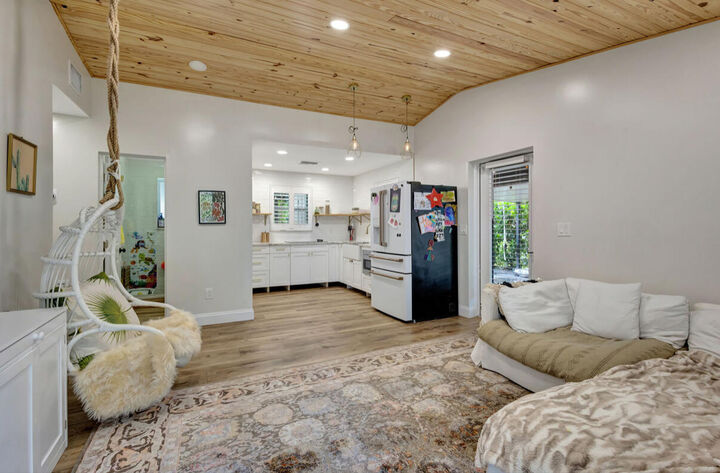 Property Photo: 1310 Worthington Street FL 33401