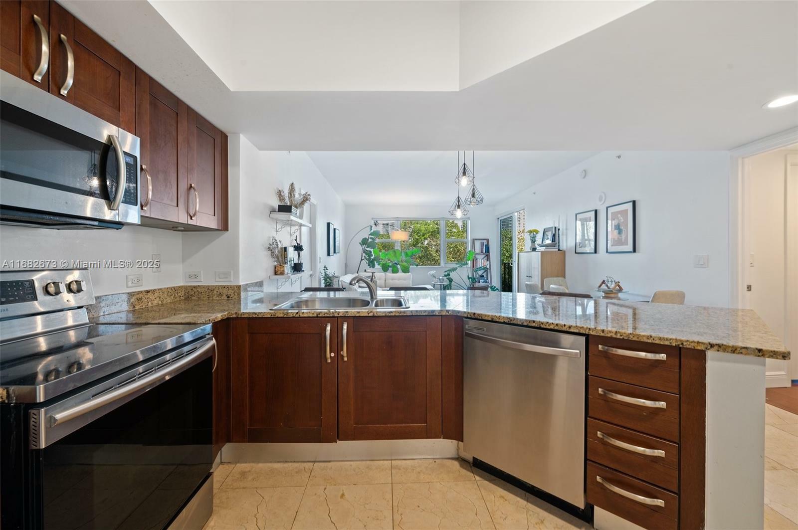Property Photo: 20000 E Country Club Dr 314 FL 33180