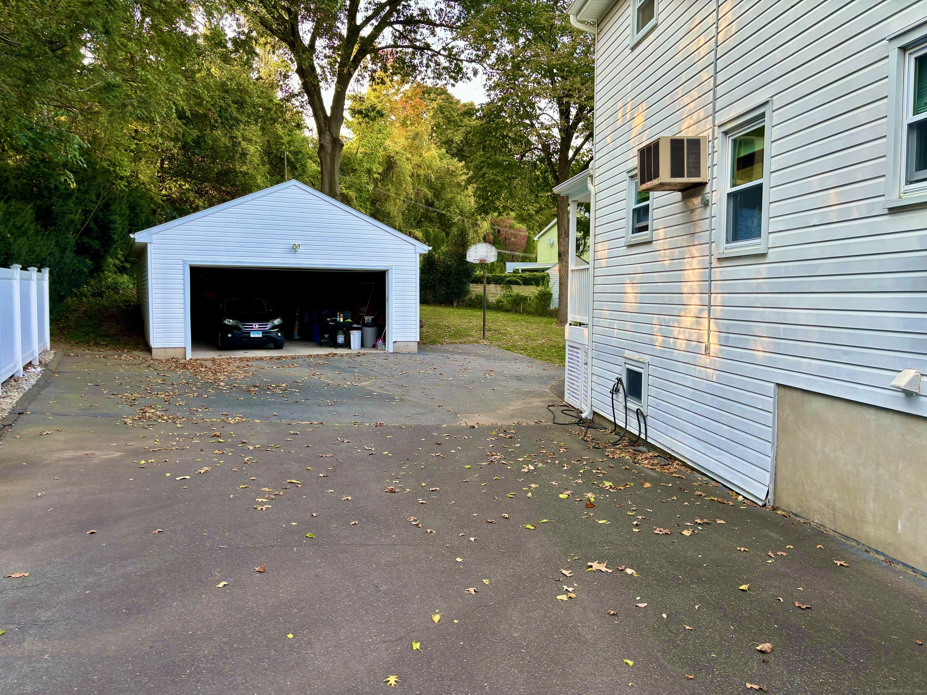 Property Photo:  75 Federal Circle  CT 06053 