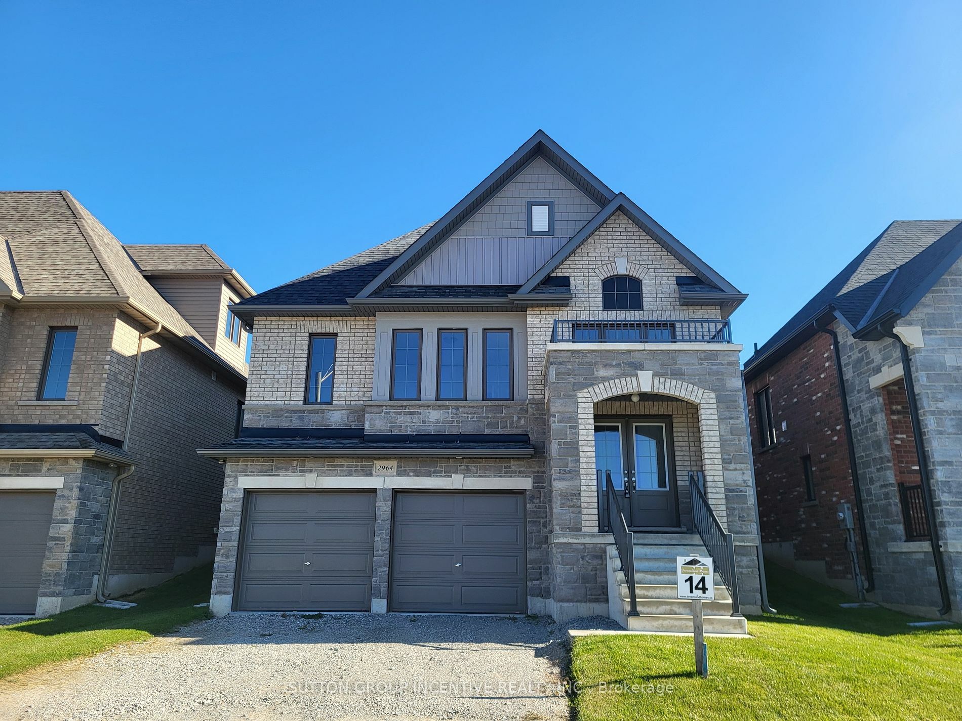 Property Photo:  2964 Monarch Dr  ON L3V 8M8 