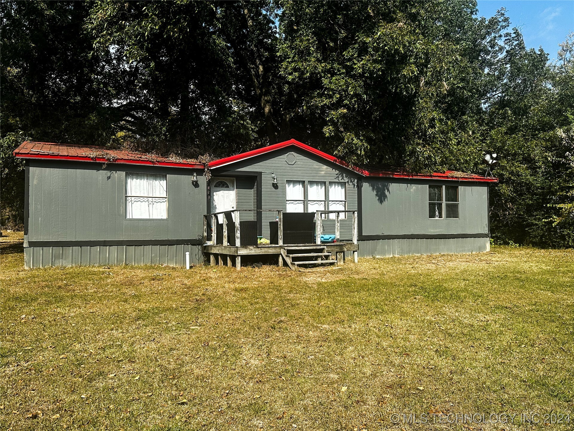 Property Photo:  409 NW 1st Street  OK 74948 