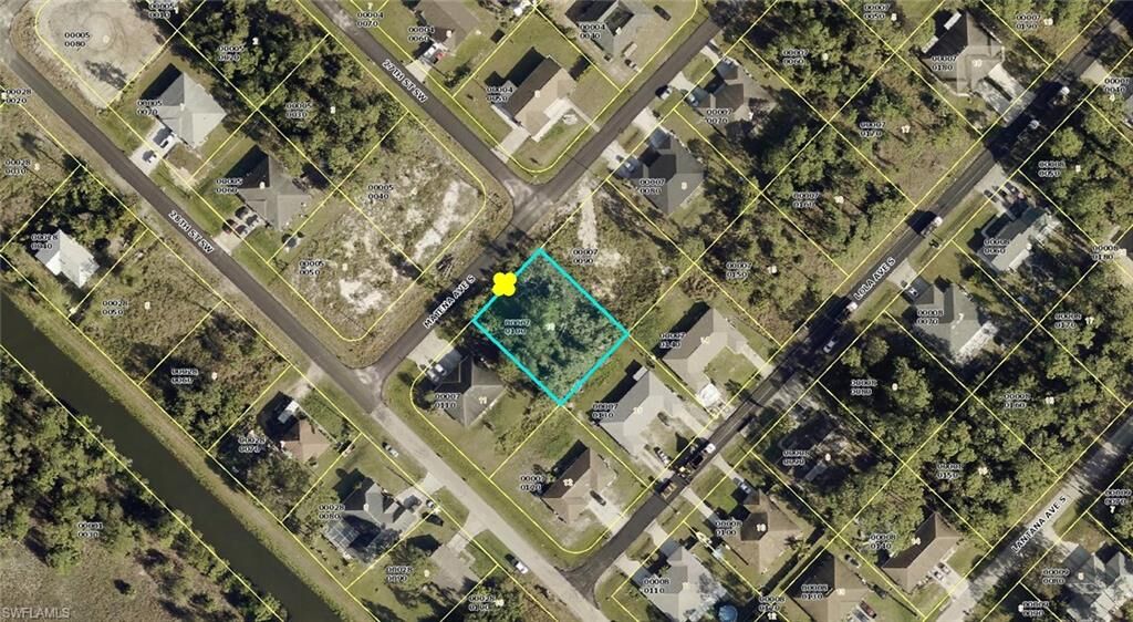 Property Photo: 2701-2703 Matena Ave S FL 33973
