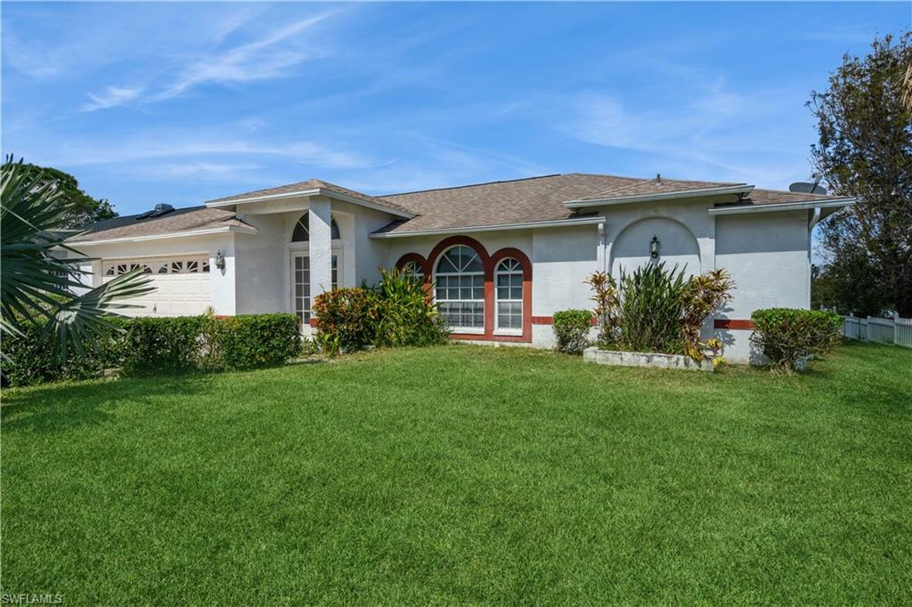 Property Photo:  8457 Grove Rd  FL 33967 